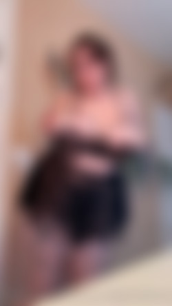 [OnlyFans.com] YourBigTiddiedLamb - SiteRip 8.1.2023/2637370239_1.gif