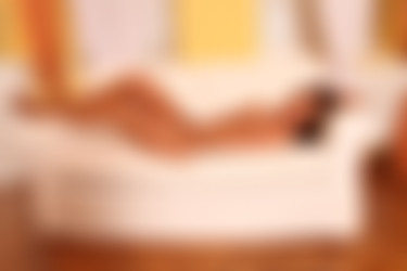 photodromm.com - 2012-08/tunde - 03 - the white sofa/21l.jpg