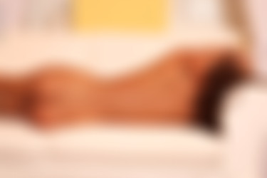 photodromm.com - 2012-08/tunde - 03 - the white sofa/27l.jpg