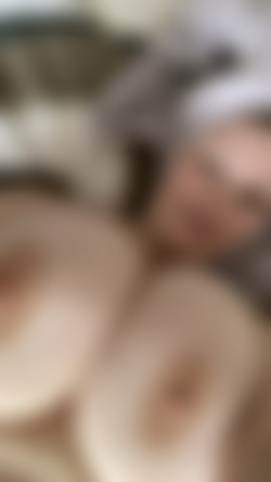 [OnlyFans.com] Kira Liv - SiteRip/Images/2f644bf8-2397-4787-b64b-ce618f4caa67.jpg