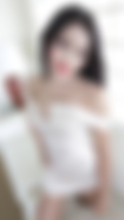 HelloLadyboy.com 4/1Ice1_Date/ice1_date_076-by-am.jpg